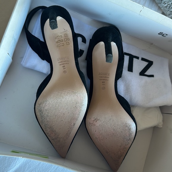 NWOT beautiful SCHUTZ pointed black 4 inch heels - Picture 4 of 4